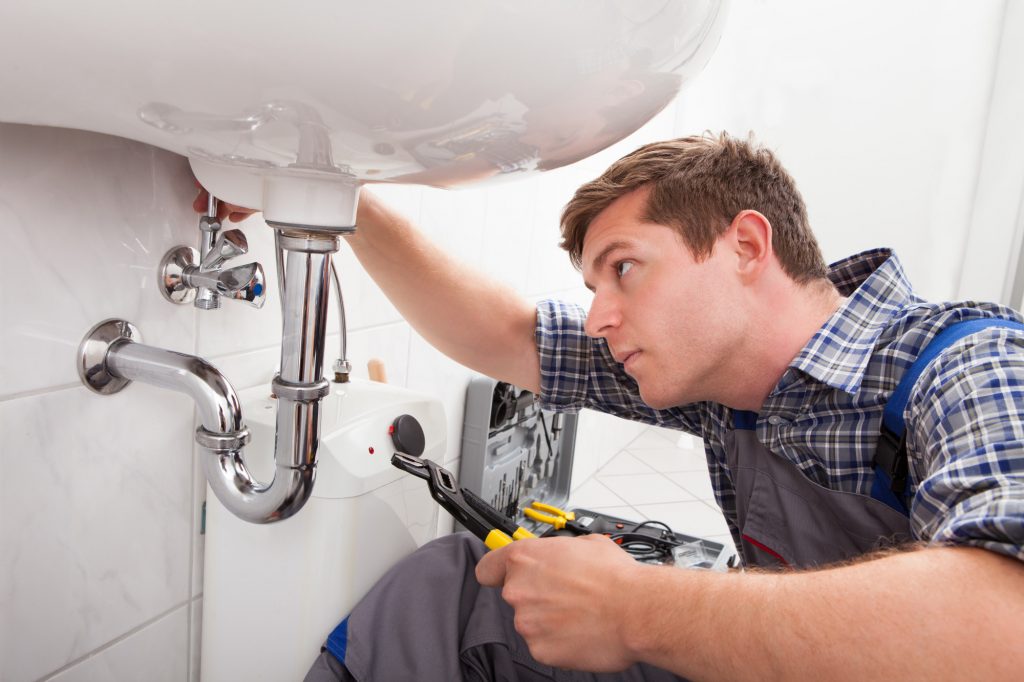 5 Essential Tips for Choosing a Plumber