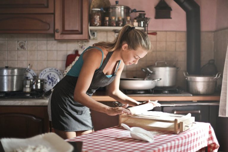 Wear an Apron Everything You Need to Know About Aprons