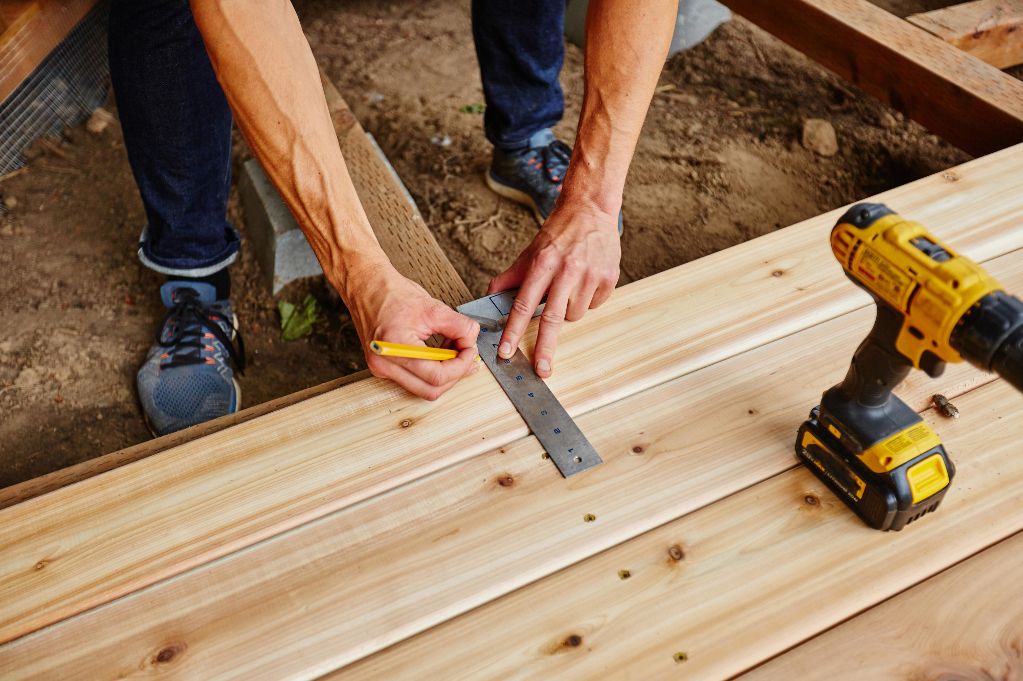 A Quick Guide to Calculating Decking Costs